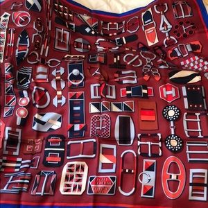 Hermès Carre en Boucles 90 cm silk scarf